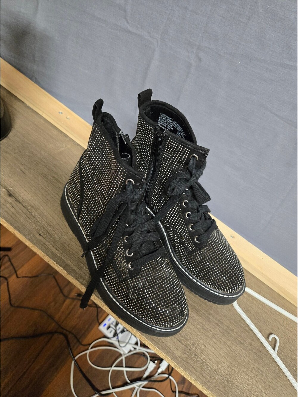 Steve Madden Size 7 Black rhinestone lace-up ankle boots